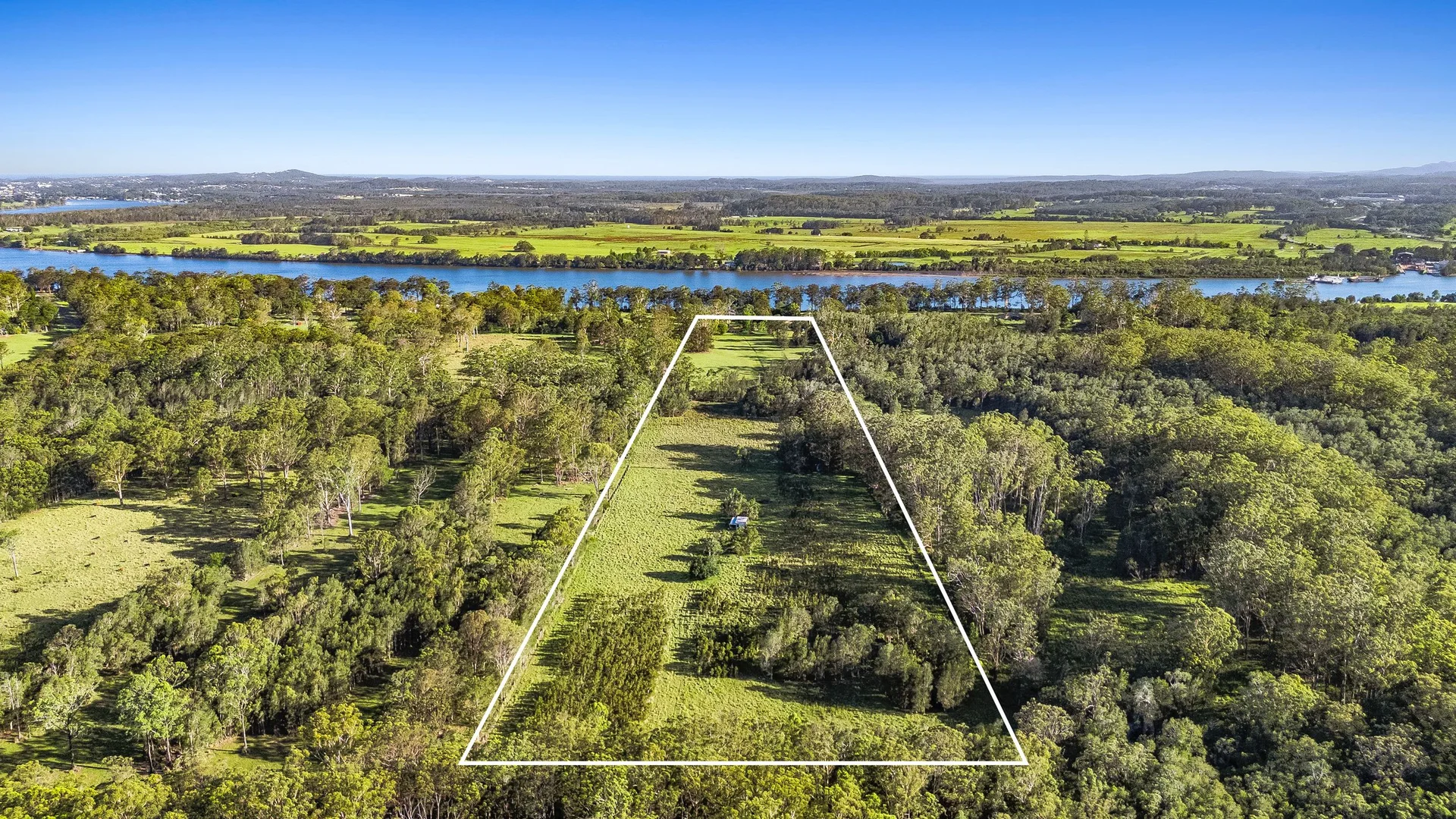 Additional image 3 of 68 McMillan Drive, Blackmans Point NSW 2444