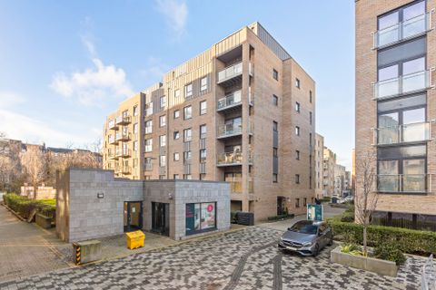 19/29 Shrubhill Walk, Leith Walk, Edinburgh EH7