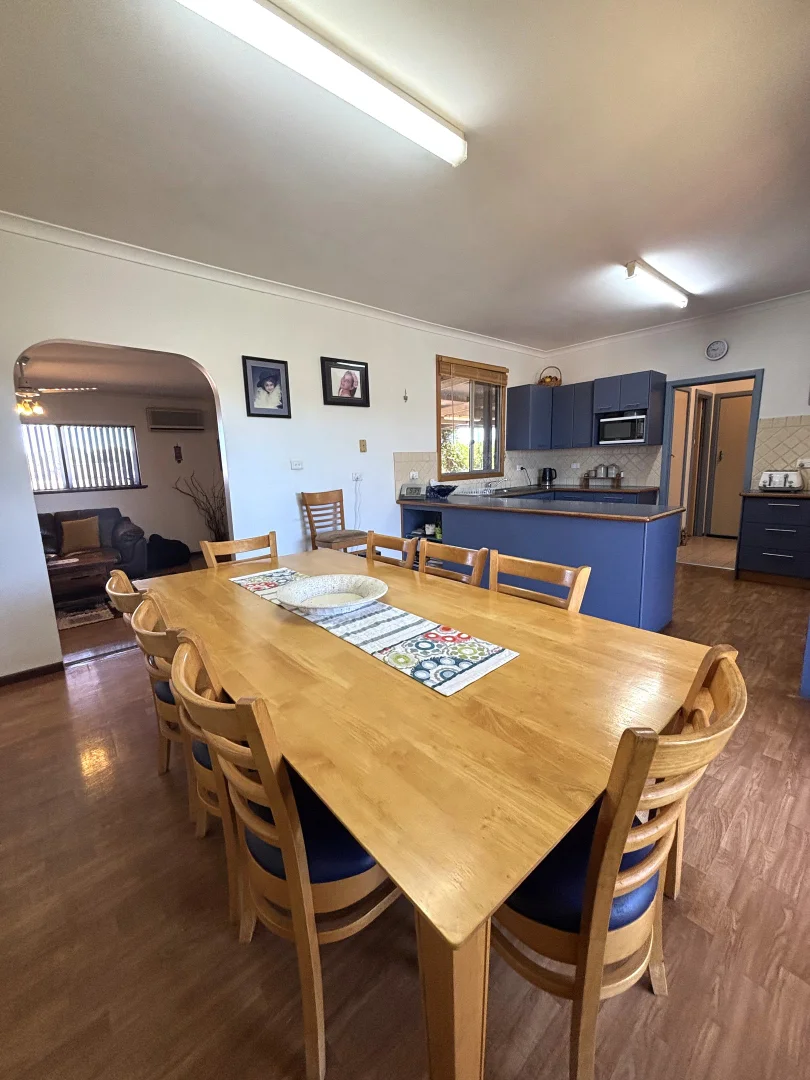 Additional image 10 of 563 & 561 Robinson Street, Carnarvon WA 6701