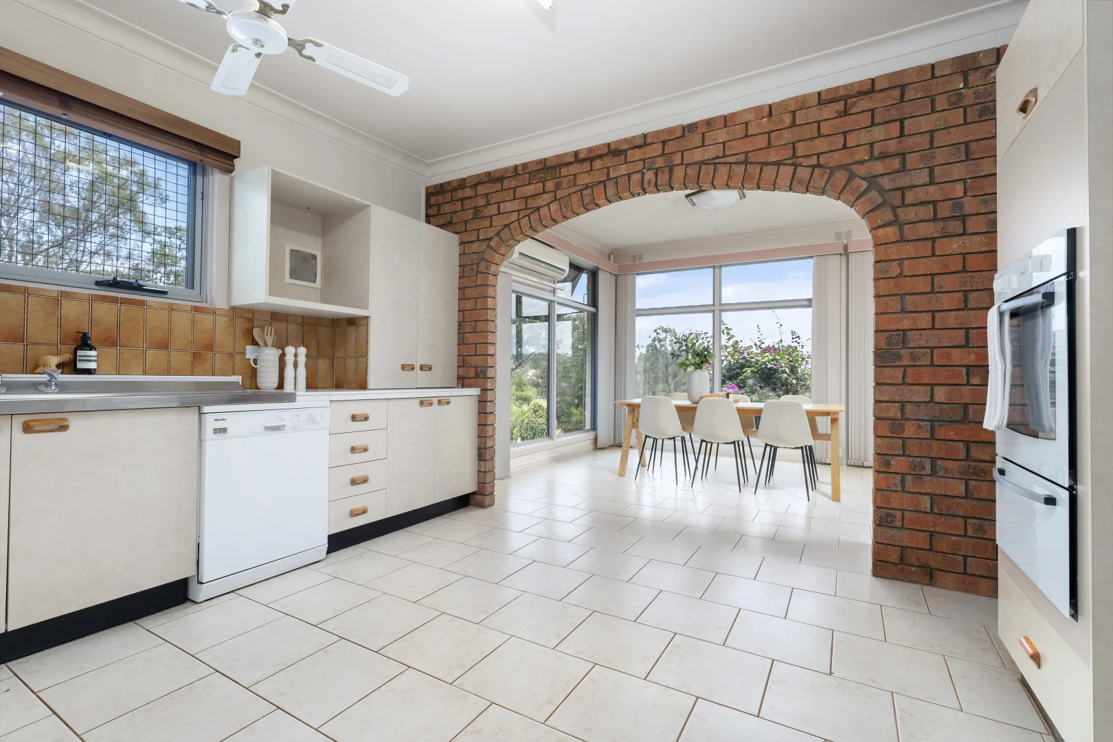 Additional image 8 of 947 Centaur Road, Hamilton Valley NSW 2641