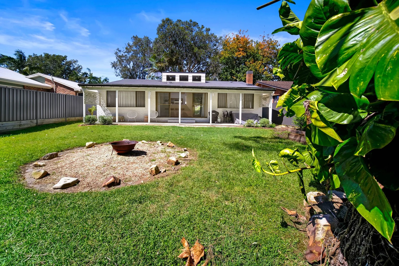 8 Seabreeze Parade, Green Point NSW 2428