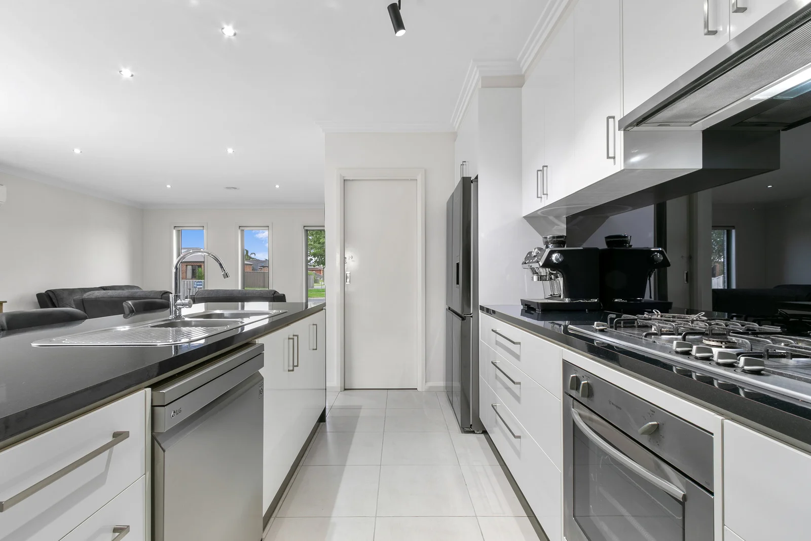 Additional image 4 of 102 Hammersmith Circuit, Traralgon VIC 3844