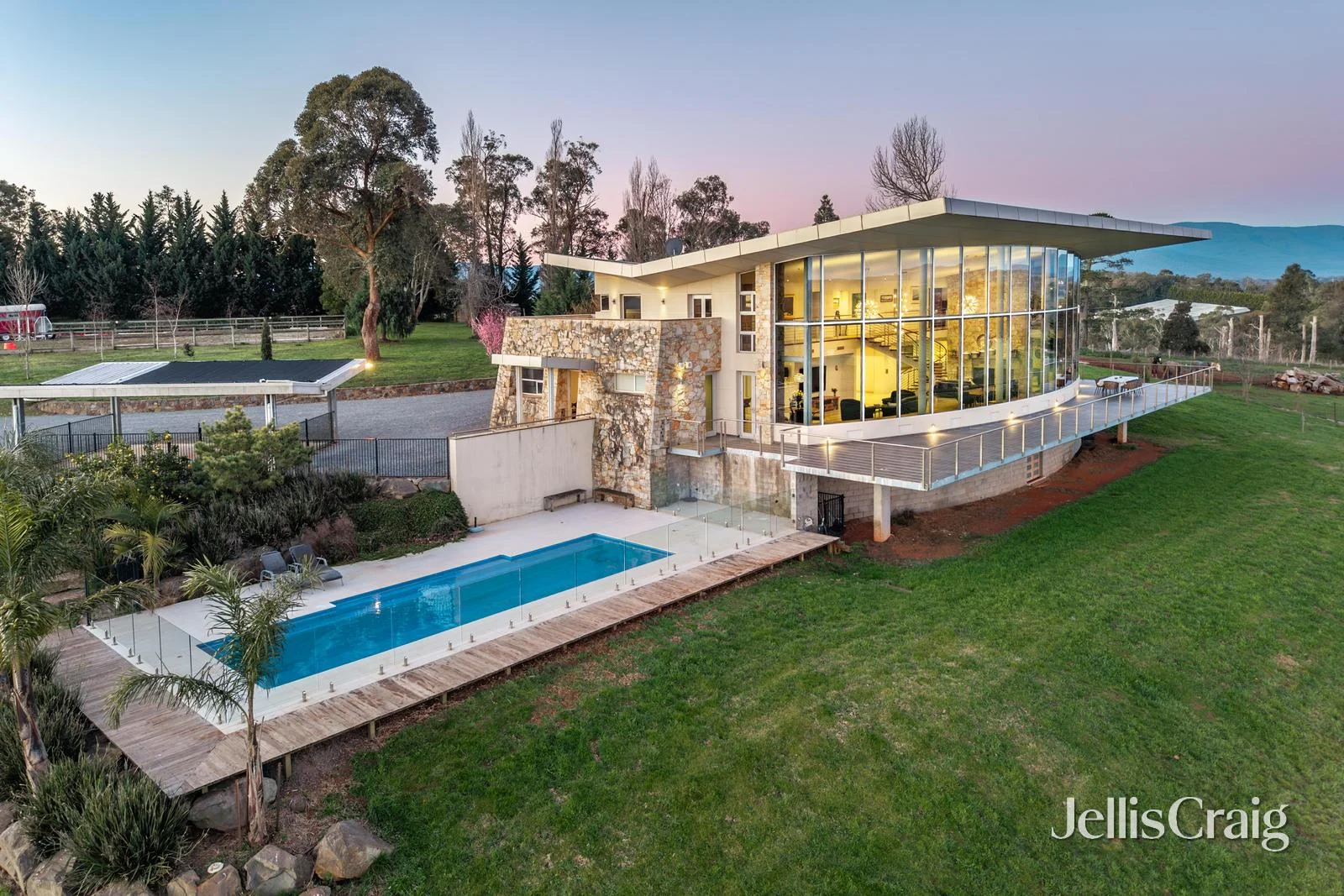 670 Beenak Road, Seville VIC 3139