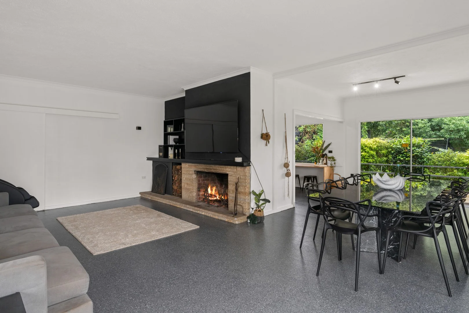 Additional image 5 of 12 Mattes Way, Bomaderry NSW 2541