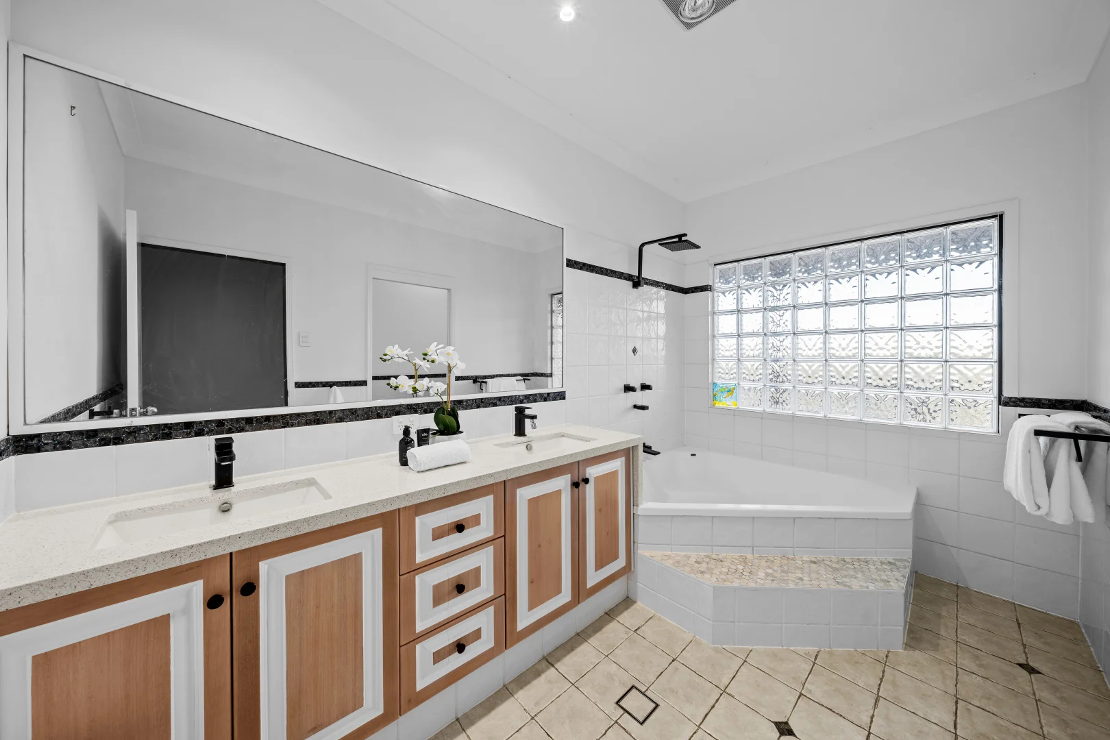 Additional image 14 of 403 San Fernando Drive, Worongary QLD 4213