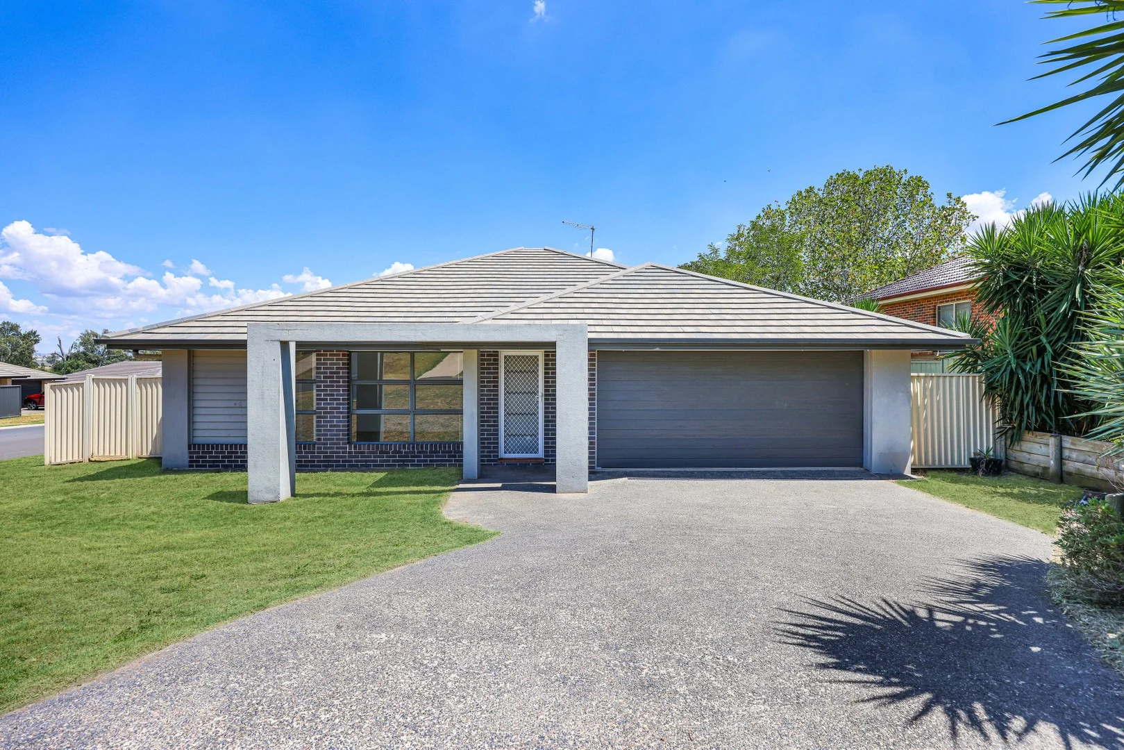 2 Regal Park Drive, Oxley Vale NSW 2340
