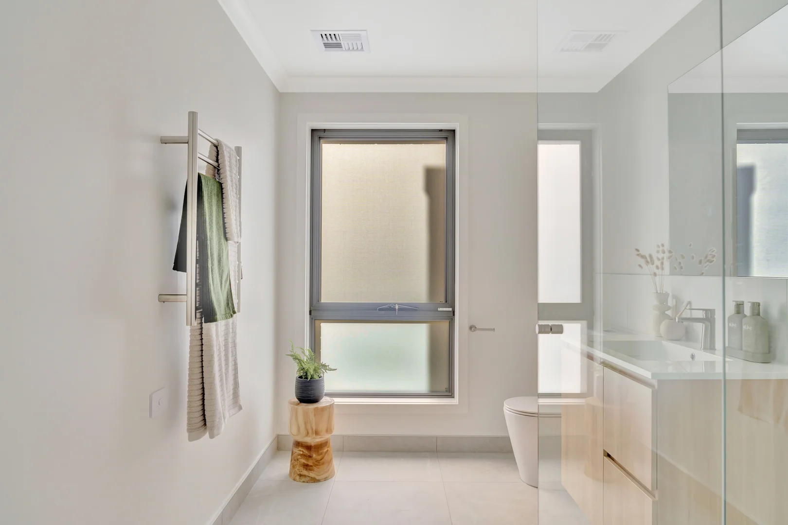 Additional image 20 of 2/136 Nixon Street, Devonport TAS 7310