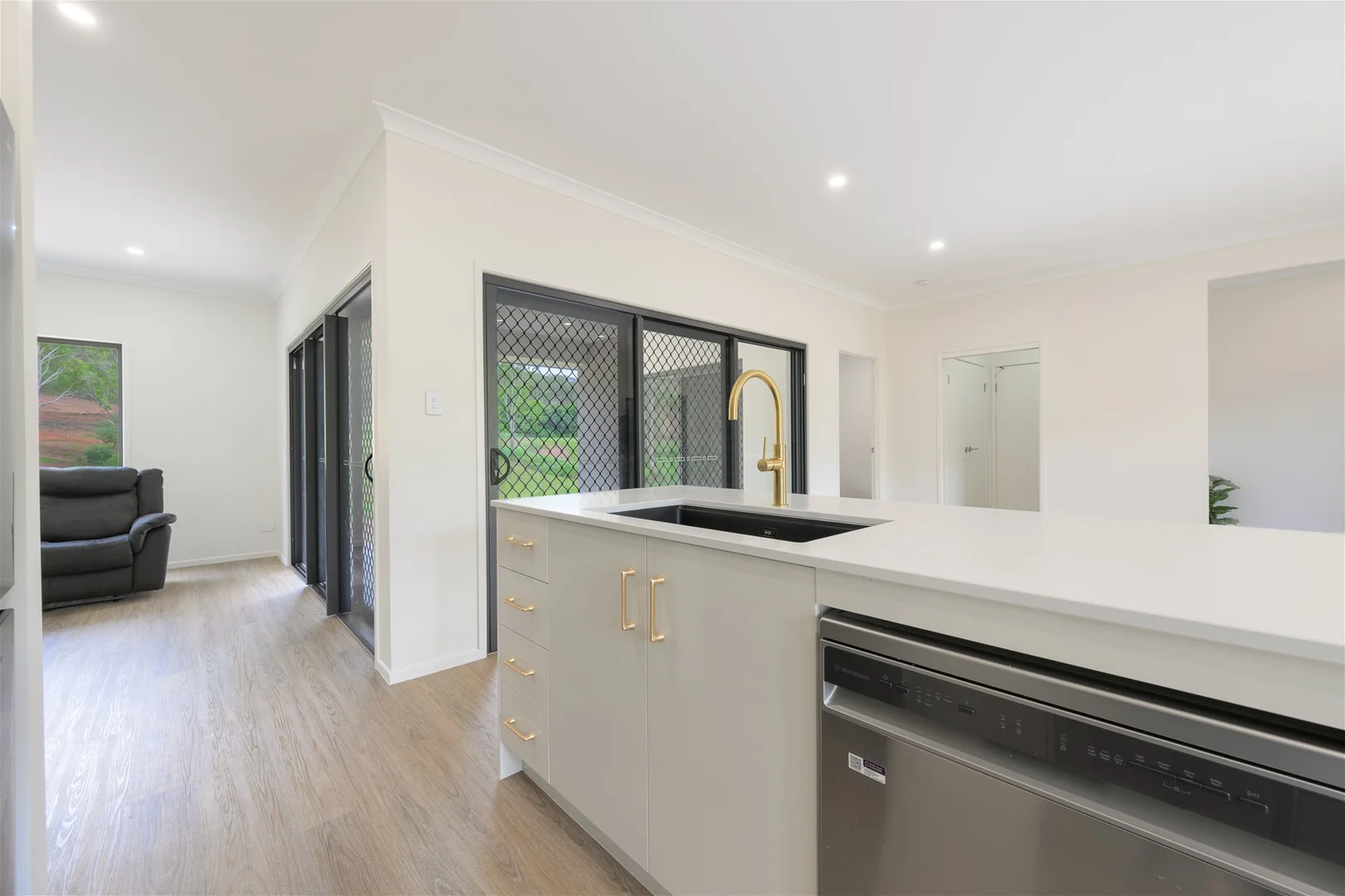 Additional image 2 of 152 Lorna Crescent, Burua QLD 4680