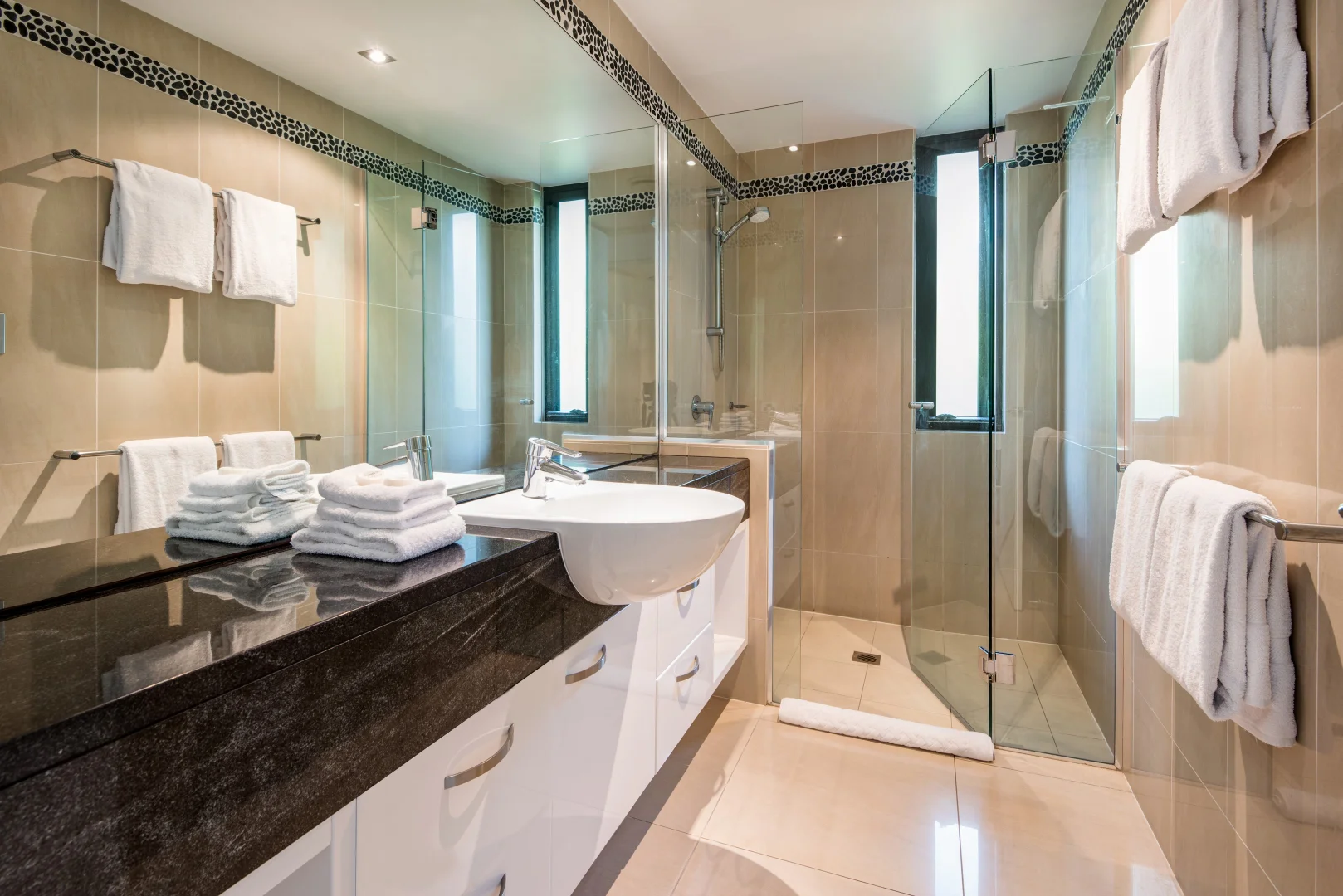 Additional image 21 of Edge 17/5a Acacia Drive, Hamilton Island QLD 4803