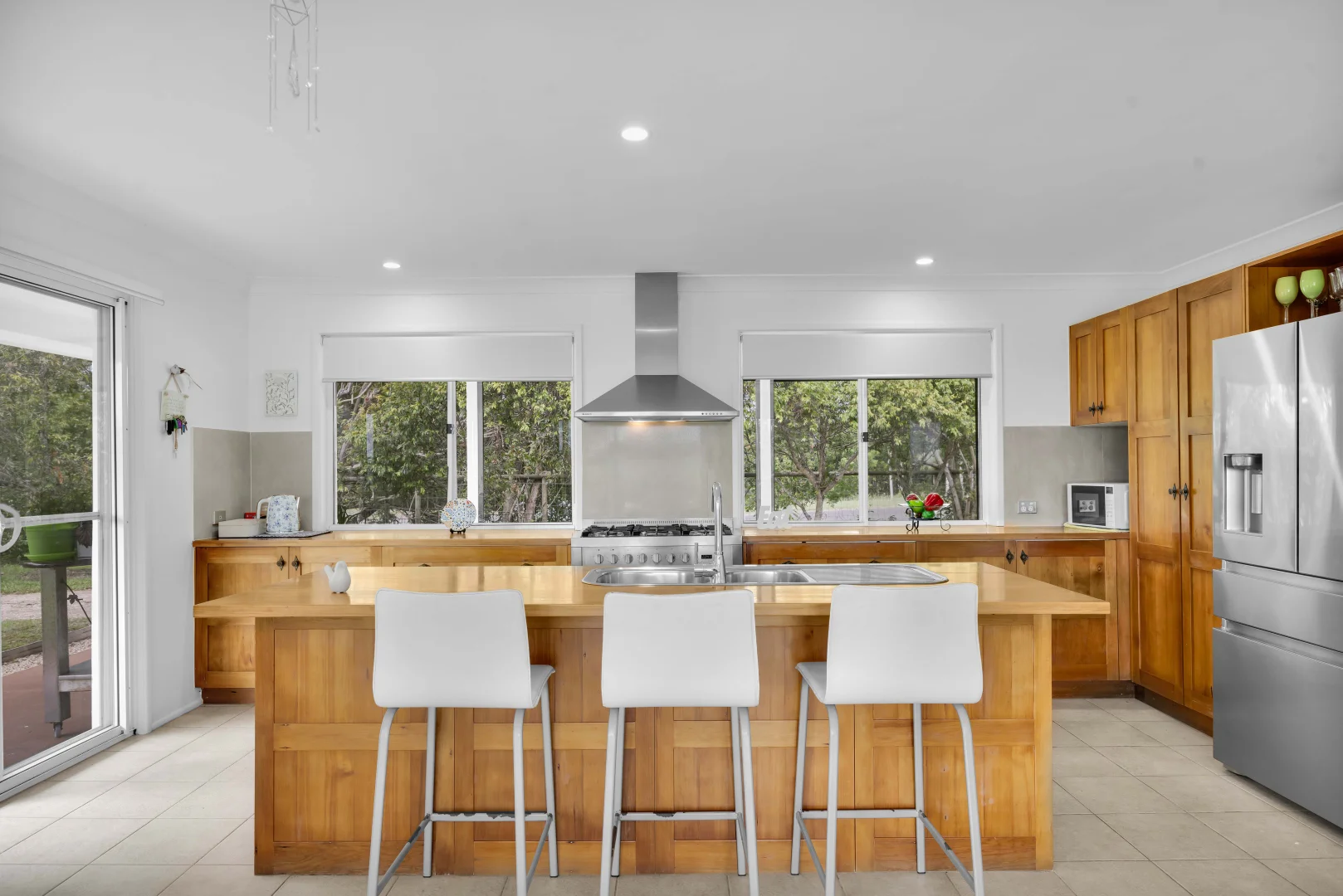 Additional image 2 of 8 Pine Tree Drive, Lake Macdonald QLD 4563