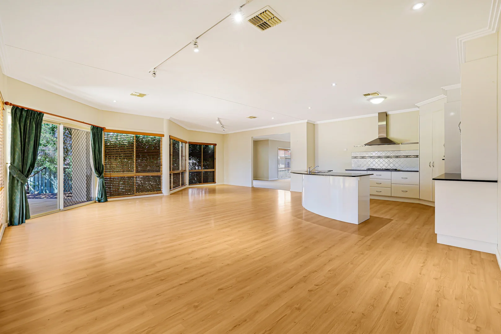 Additional image 11 of 72 The Grange, Tamworth NSW 2340