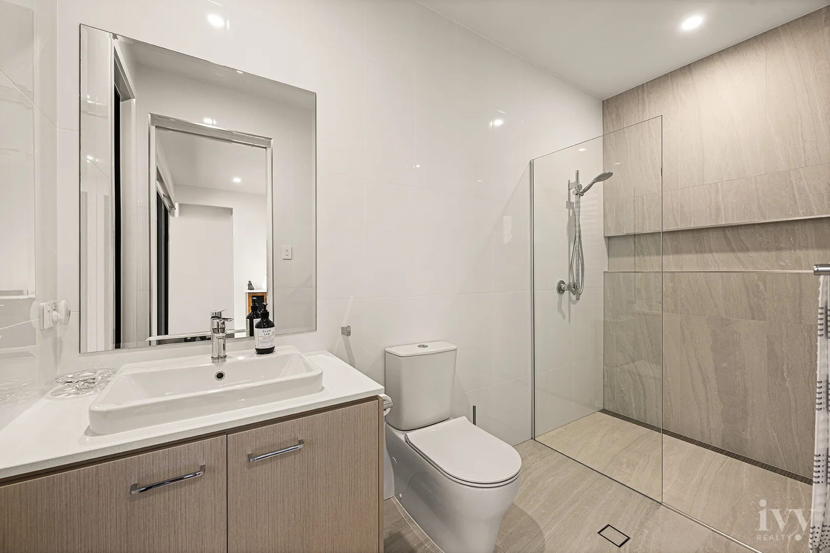 Additional image 15 of 10 Queen Guineveres Place, Sovereign Islands QLD 4216