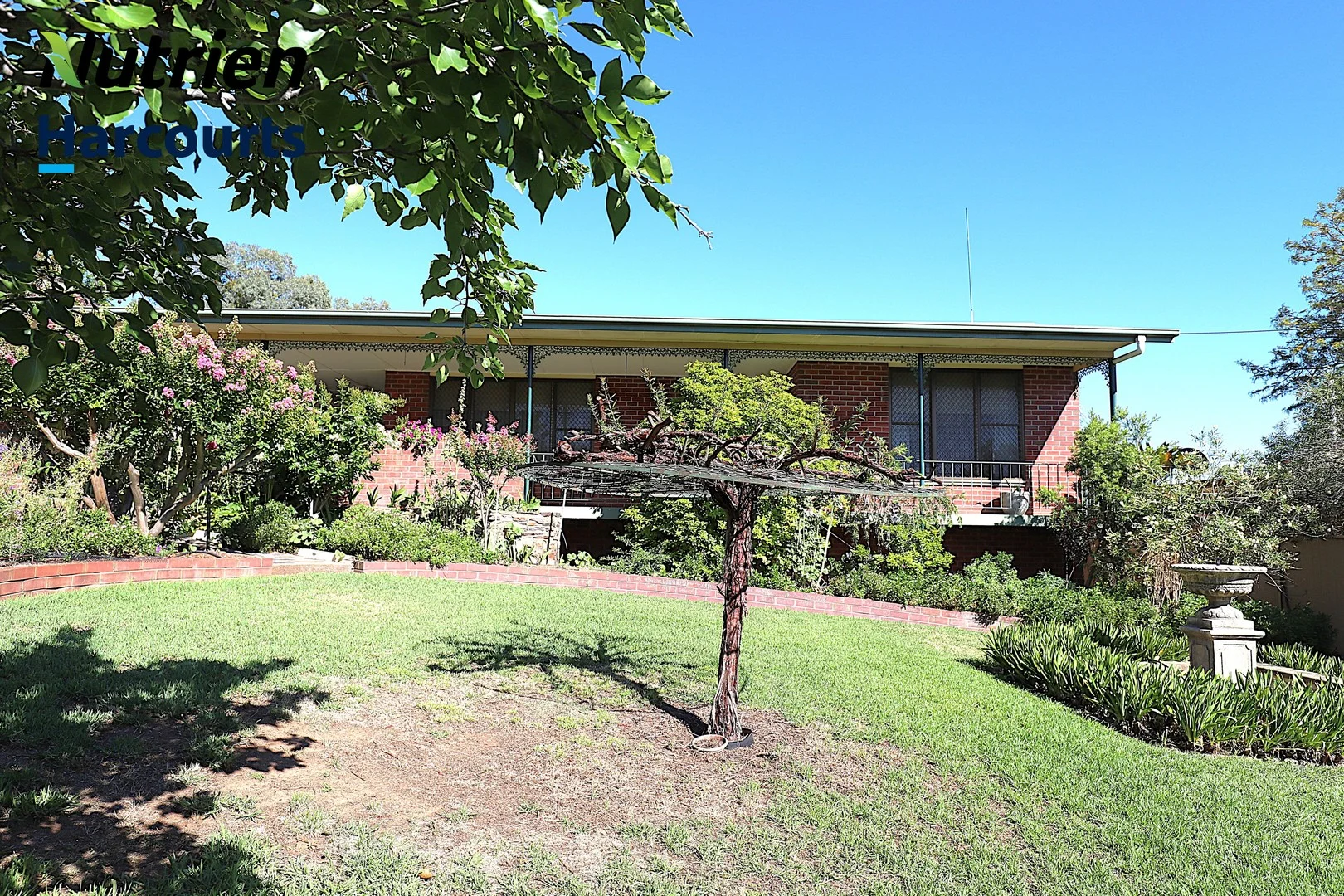 209 Thompson Street, Cootamundra NSW 2590
