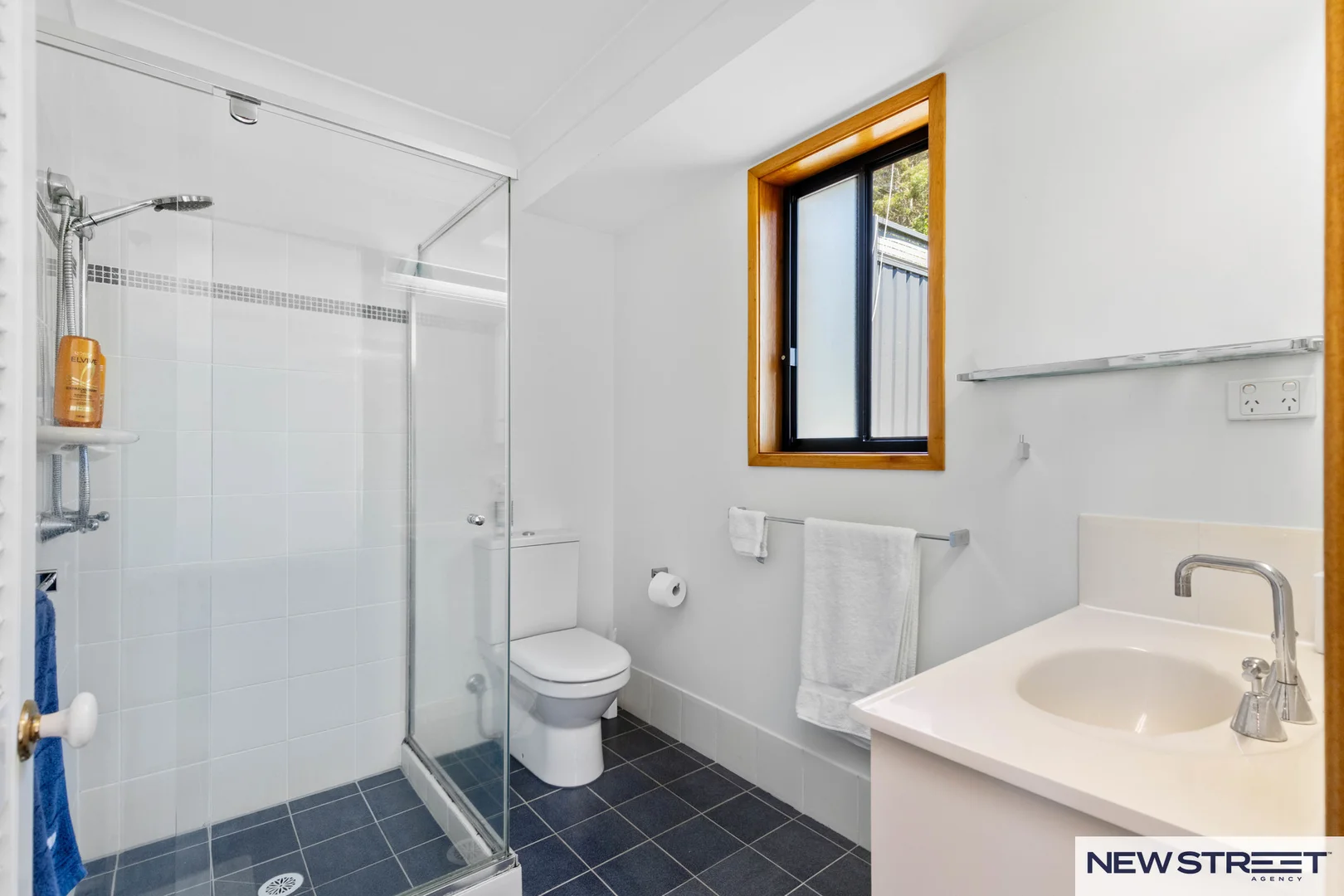Additional image 15 of 21 Copper Valley Close, Caves Beach NSW 2281