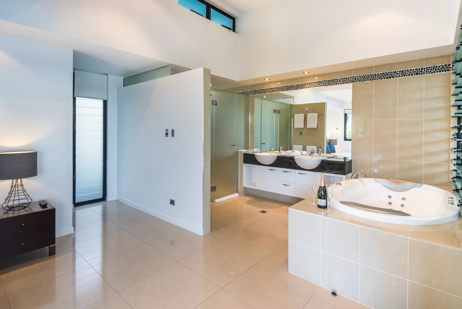 Additional image 19 of Edge 17/5a Acacia Drive, Hamilton Island QLD 4803