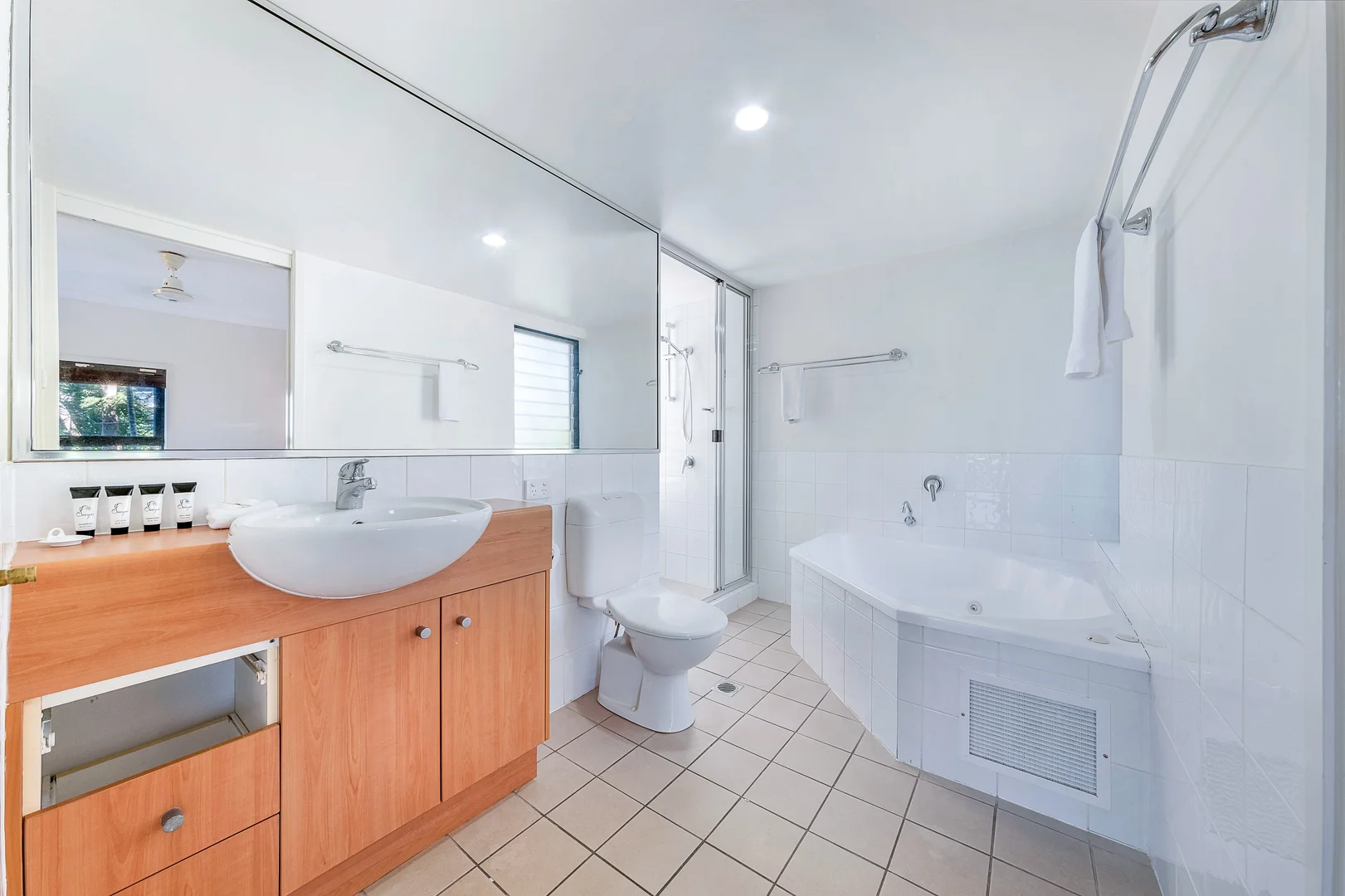 Additional image 8 of Oasis 26/5 Banksia Court, Hamilton Island QLD 4803