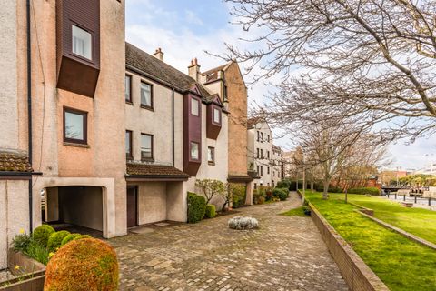 7/5 Sandport, Edinburgh EH6