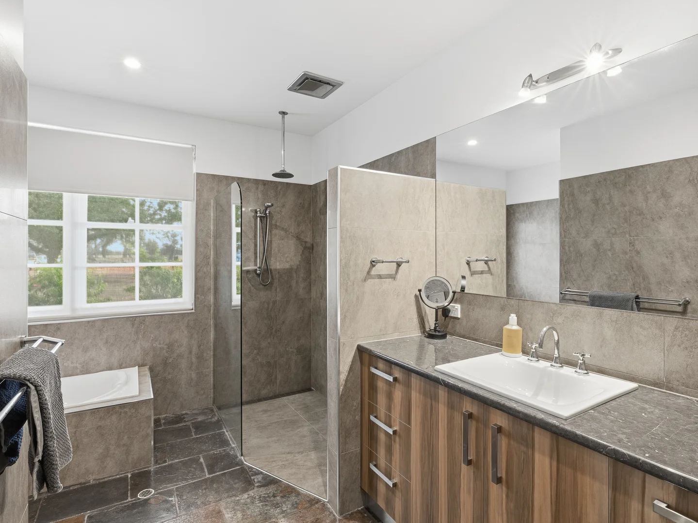 Additional image 13 of 103 Firbank Drive, Waldara VIC 3678