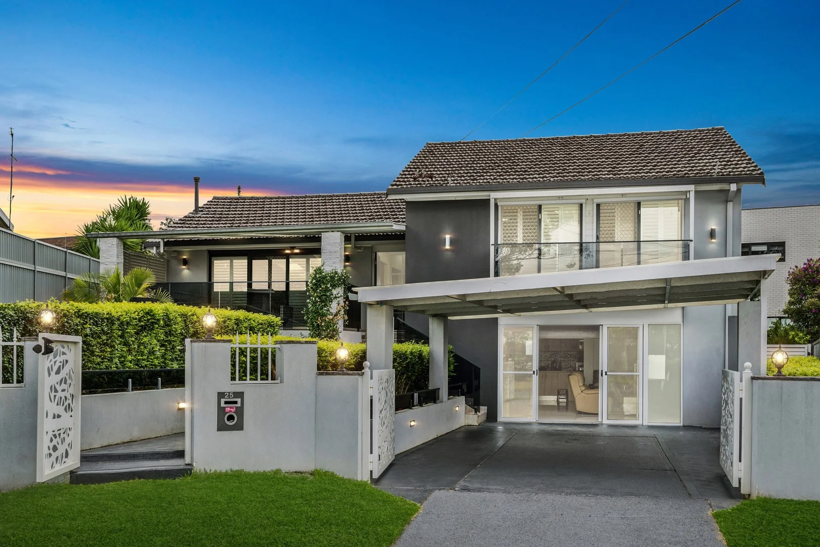 25 Ayres Crescent, Georges Hall NSW 2198
