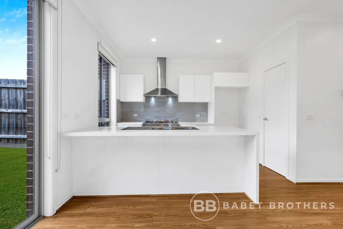 Additional image 4 of 66 Hutchinson Drive, Lynbrook VIC 3975