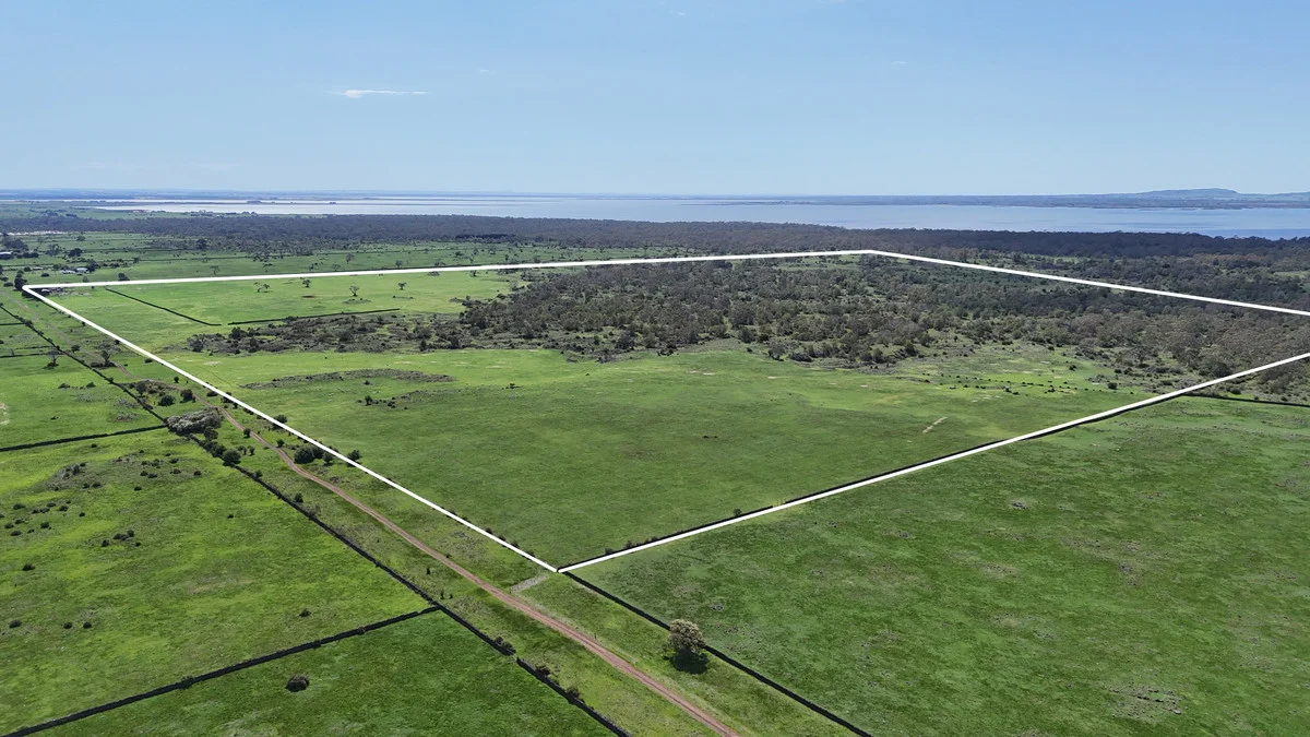 220 Harlocks Road, Pomborneit North VIC 3260