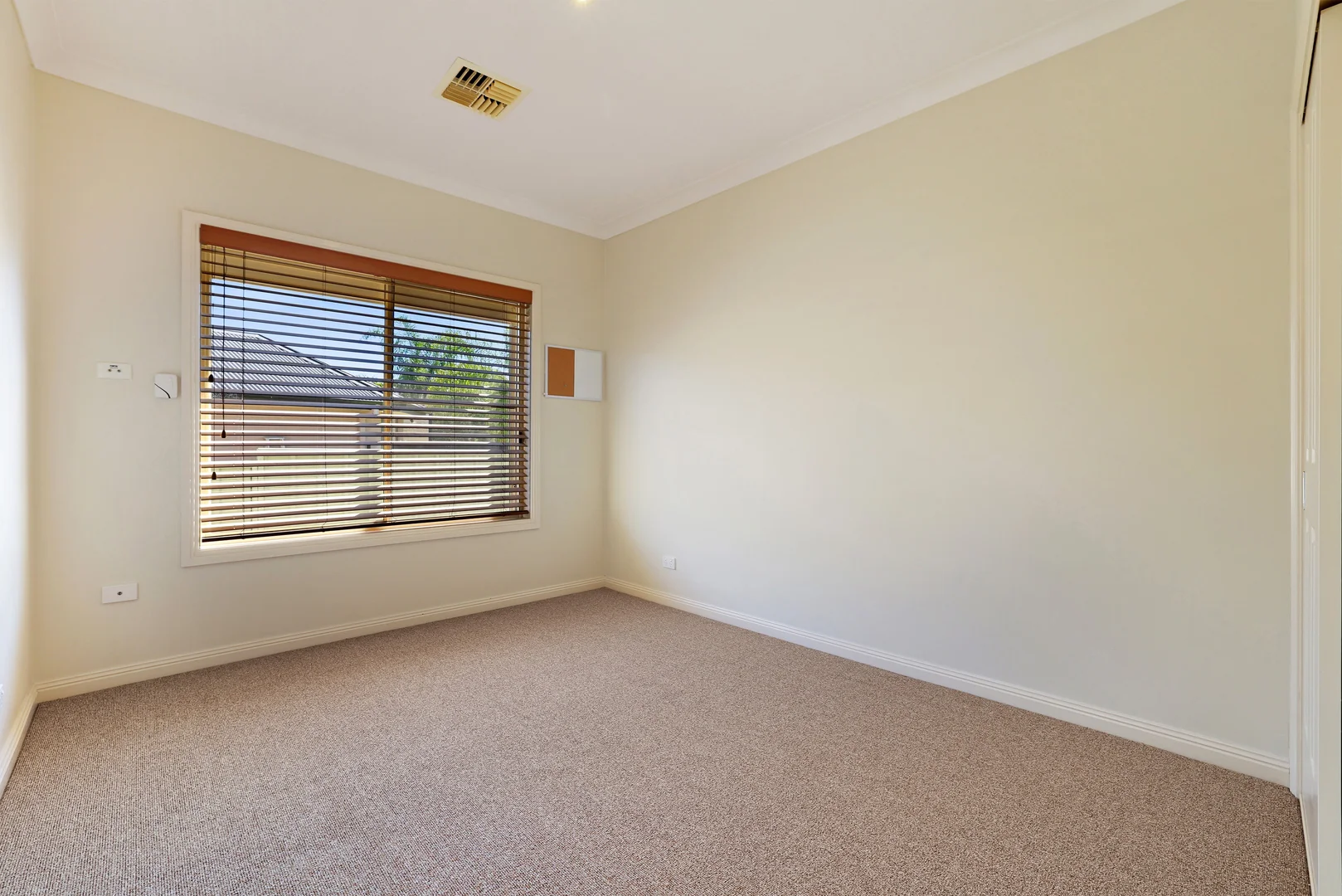 Additional image 18 of 72 The Grange, Tamworth NSW 2340