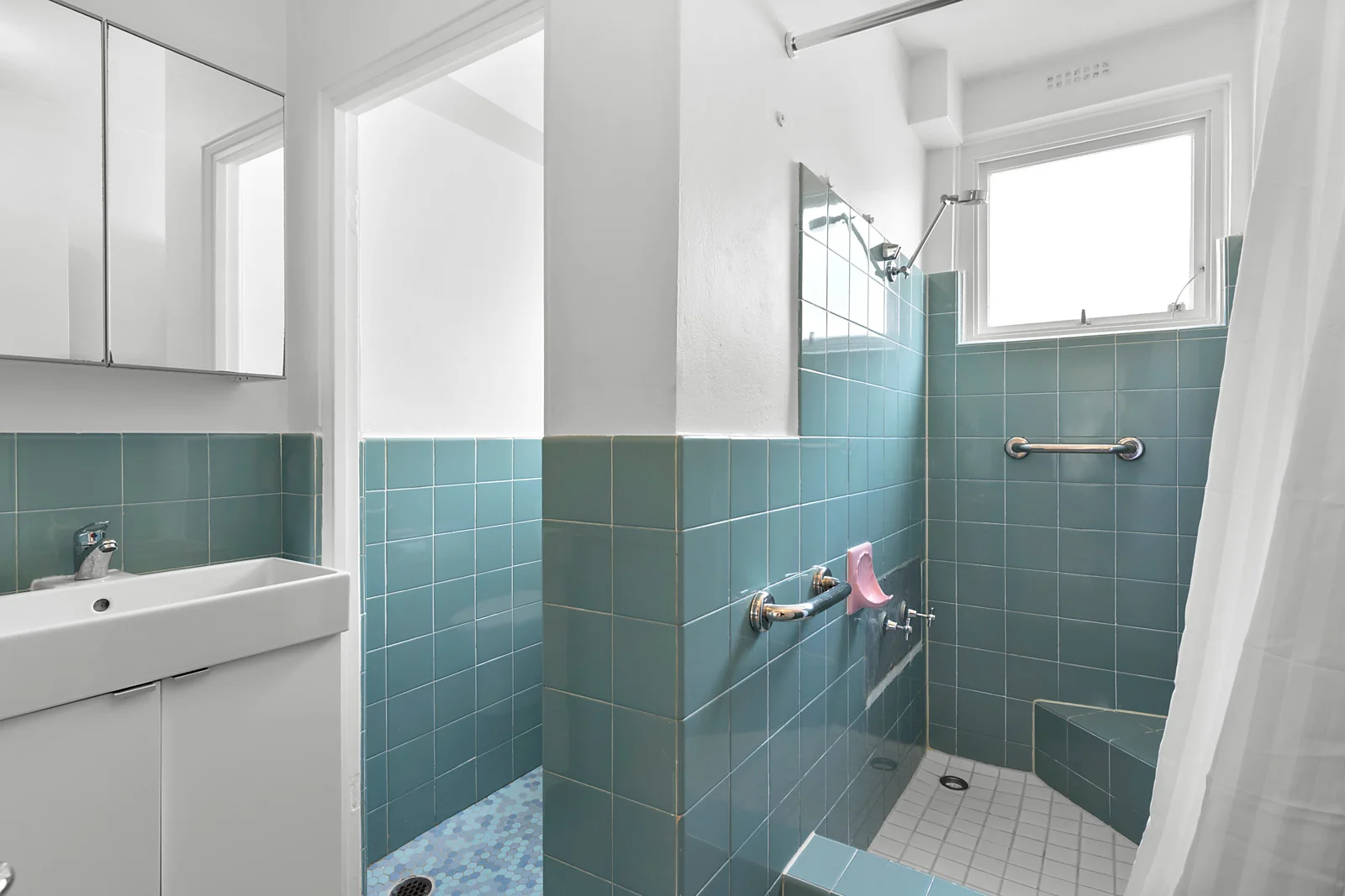 Additional image 4 of 10/8 Campbell Parade, Manly Vale NSW 2093