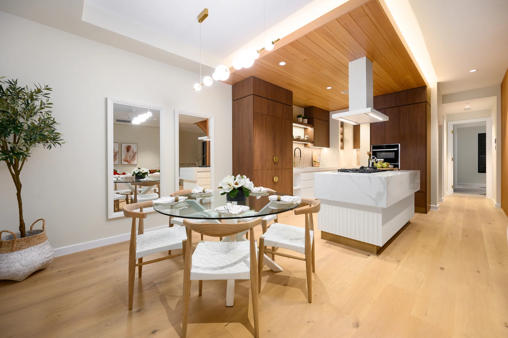 Additional image 11 of 2/149 The Esplanade, Paradise Point QLD 4216