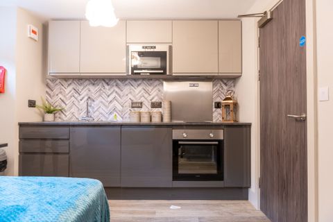 Gloucester Road, Bristol BS7, Studio to rent