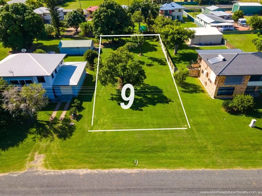 9 CORSER ST BURNETT HEADS, Burnett Heads QLD 4670