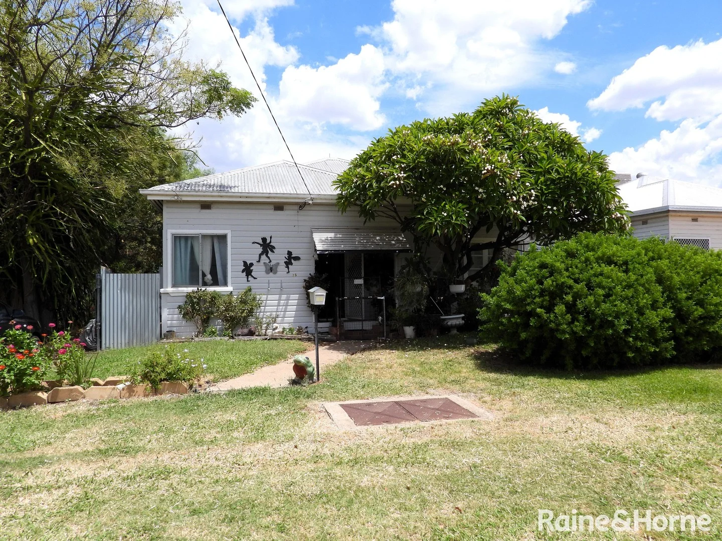 15 Oak Street, Moree NSW 2400