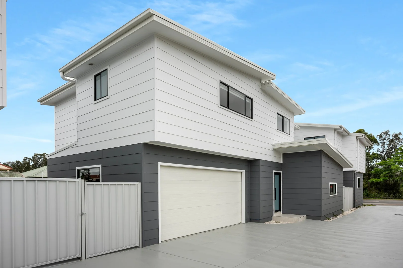 1-3/99 Reddall Parade, Lake Illawarra NSW 2528