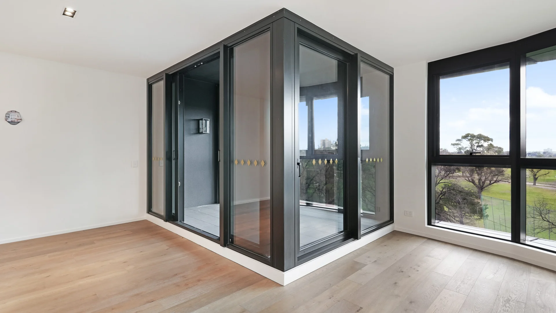 Additional image 9 of 401/20 Queens Road, Melbourne VIC 3004