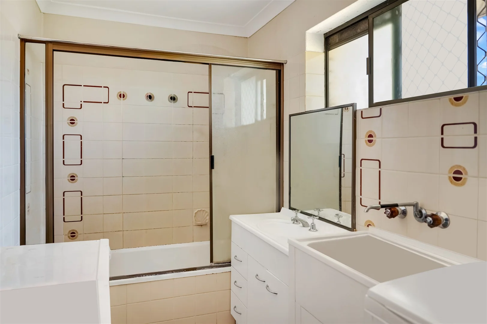 Additional image 7 of 4/16 Kent Street, West Gladstone QLD 4680