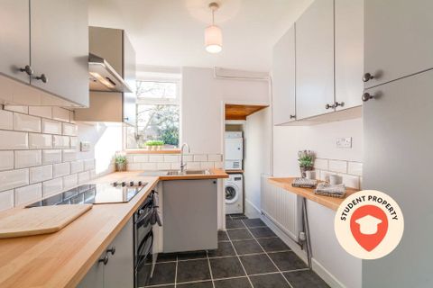 Fifth Avenue, Bristol, Gloucestershire BS7