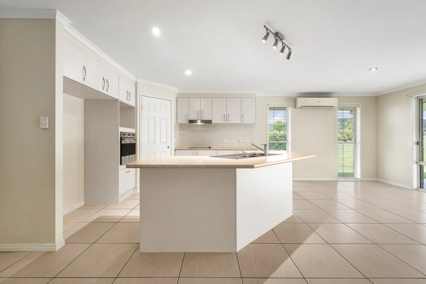 Additional image 9 of 8 Cricklewood Court, Plainland QLD 4341