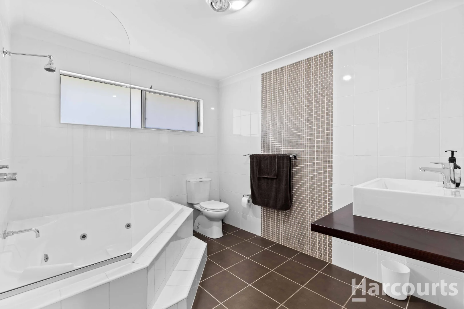 Additional image 17 of 1/187 Torquay Road, Scarness QLD 4655