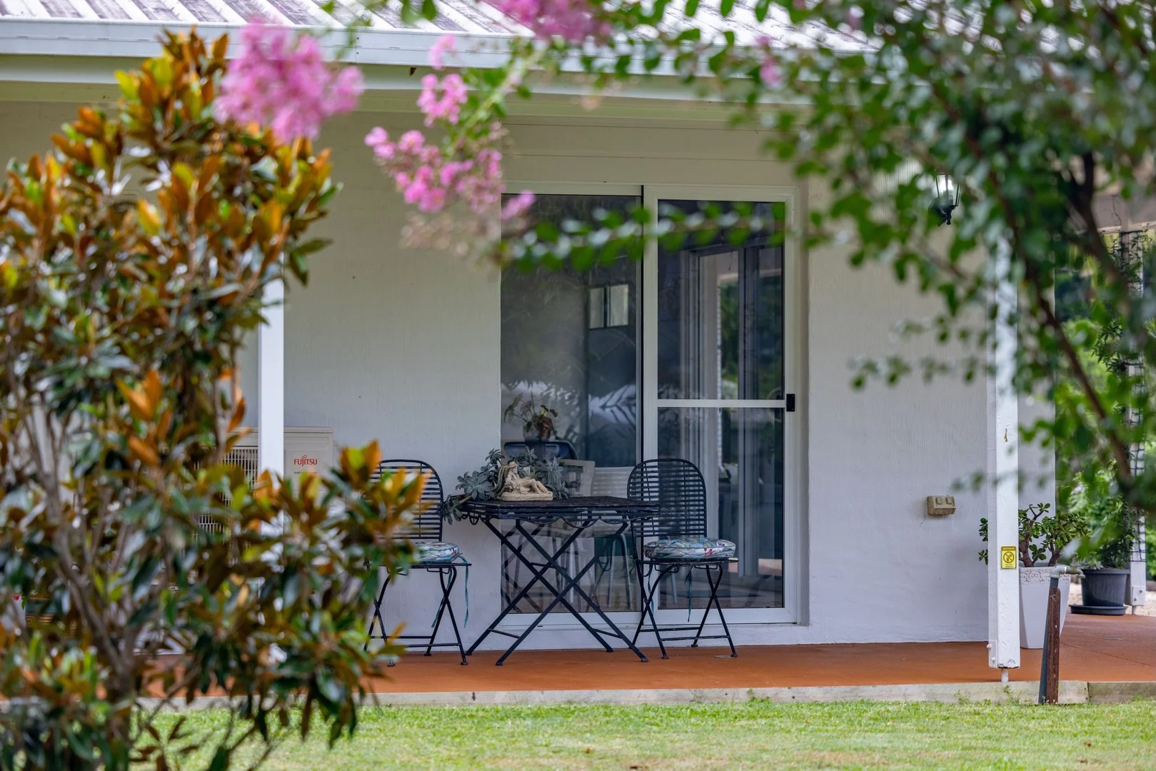 8 Pine Tree Drive, Lake Macdonald QLD 4563