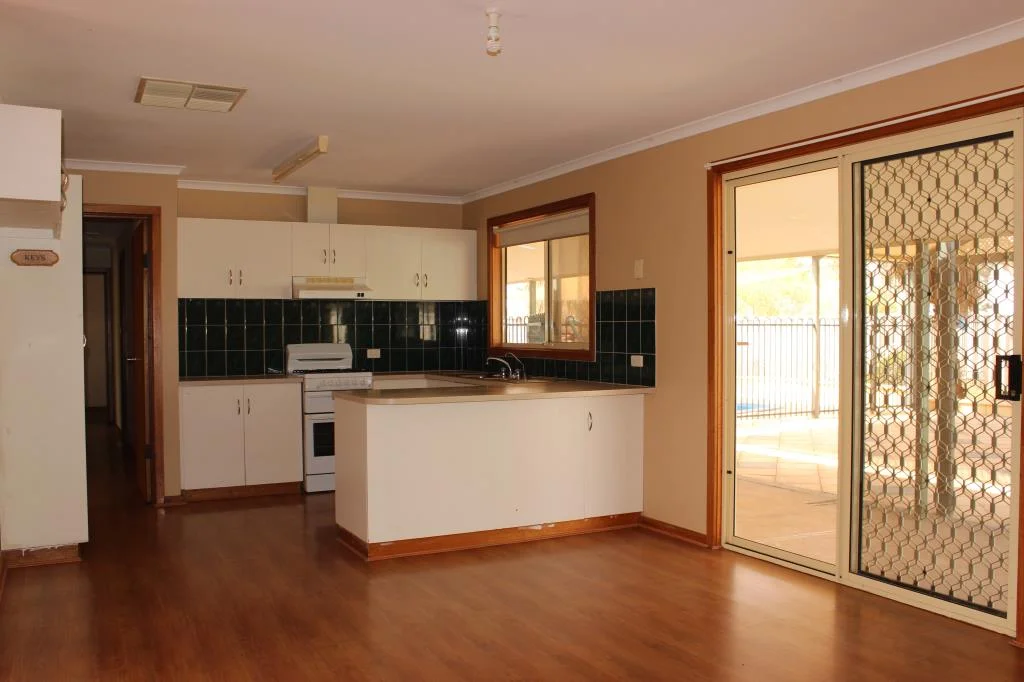 Additional image 5 of 28 Bopeechee Street, Roxby Downs SA 5725