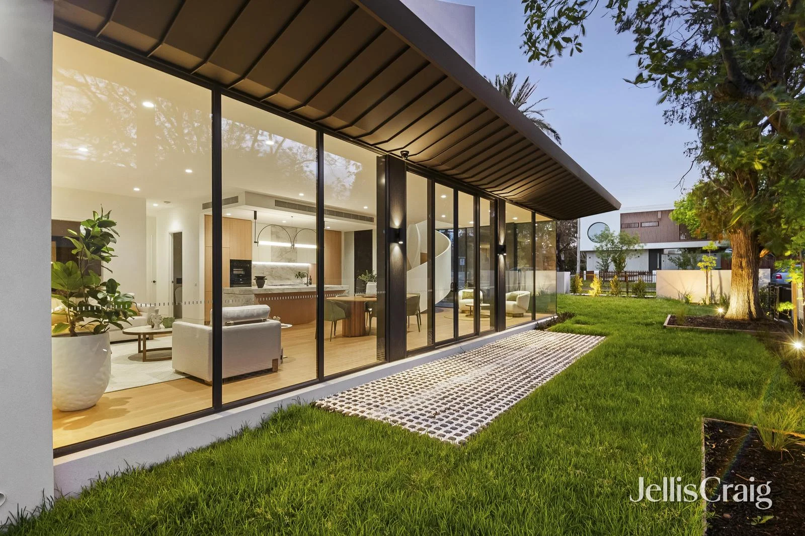 Additional image 25 of 32 Strabane Avenue, Mont Albert North VIC 3129