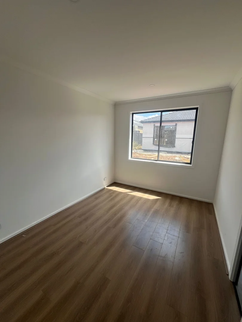 Additional image 10 of 7 Momil Road, Mount Cottrell VIC 3024