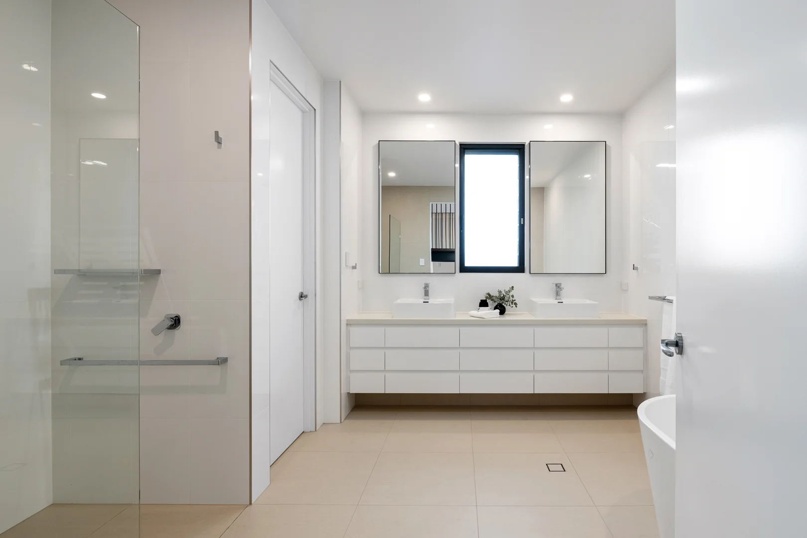 Additional image 31 of 48 Flinders Parade, Sandgate QLD 4017