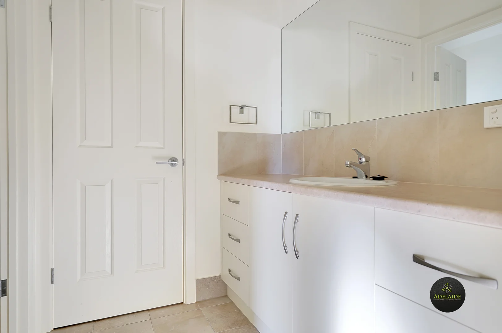 Additional image 7 of unit 2/9A Shepherdson Rd, Mount Gambier SA 5290