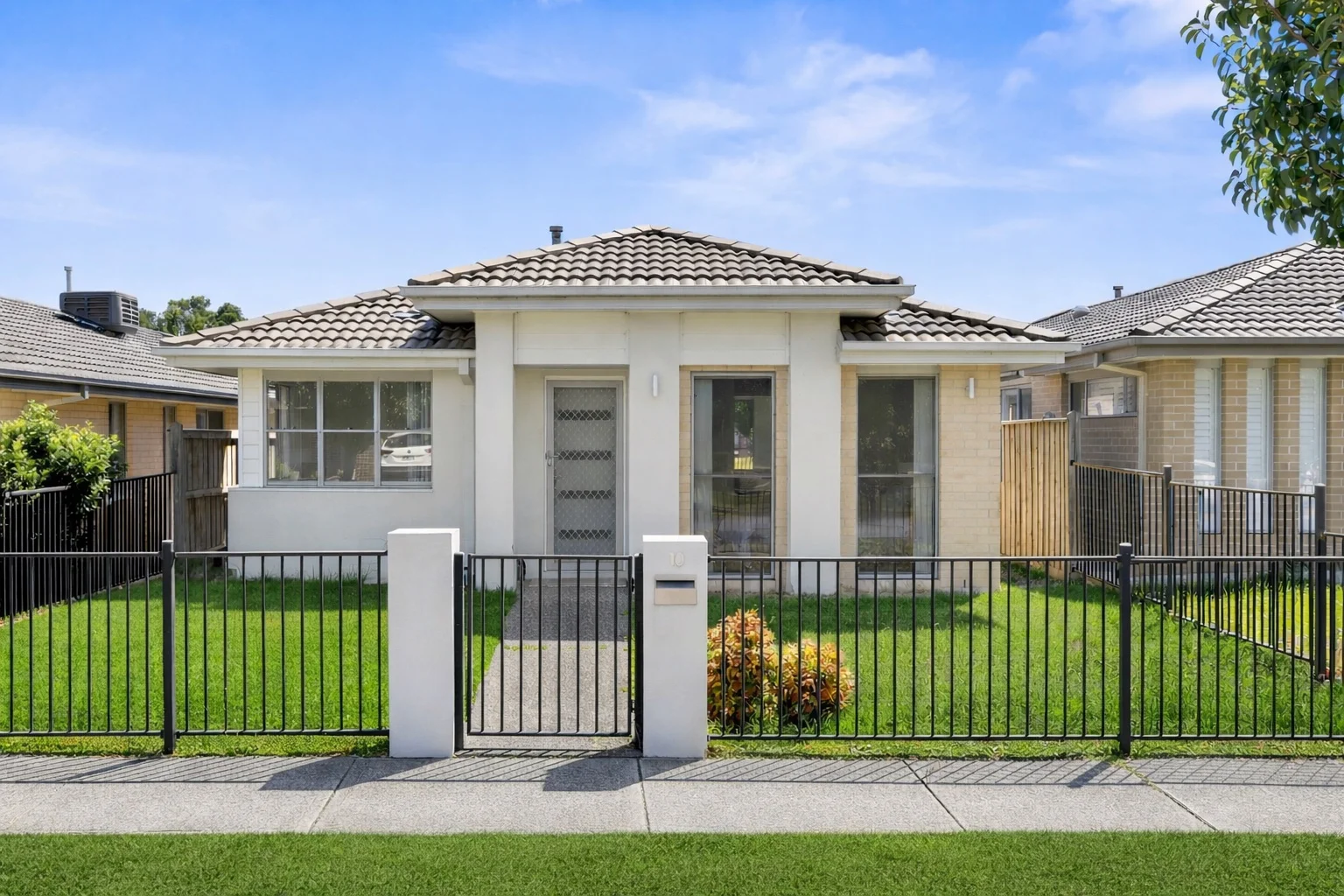 10 Tia Street, Clyde North VIC 3978