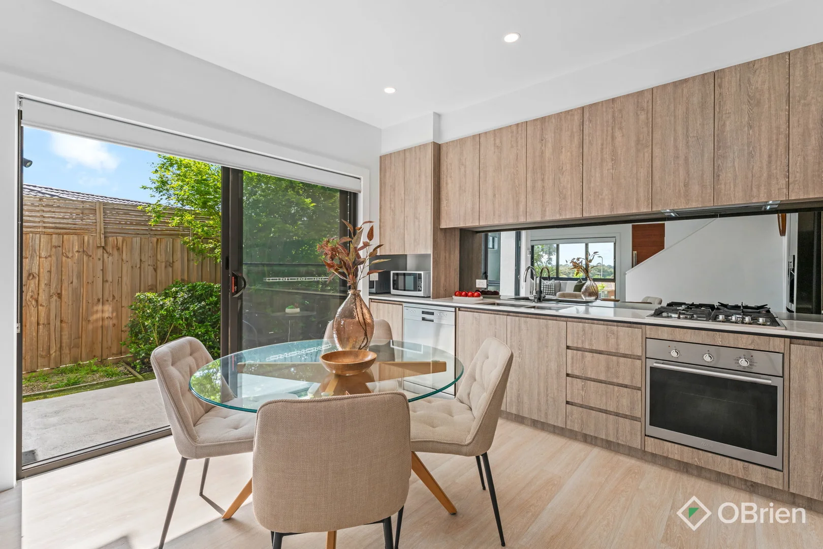 Additional image 4 of 1/8 Dunnell Rise, Berwick VIC 3806