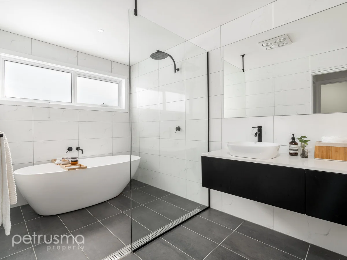 Additional image 15 of 15 Nelumie Street, Lindisfarne TAS 7015