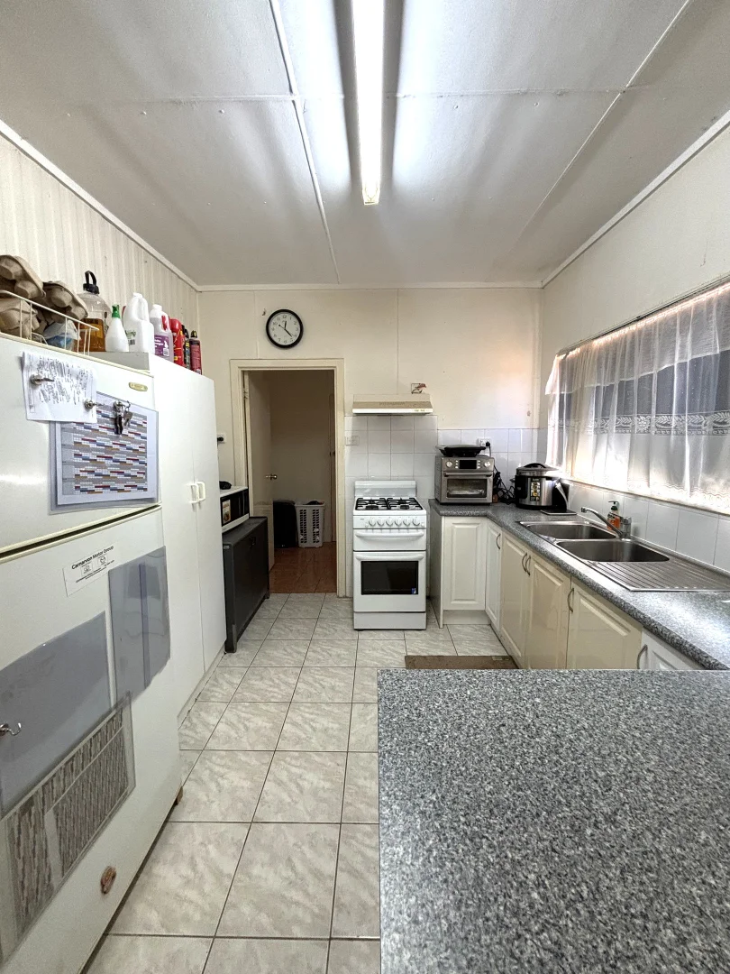 Additional image 61 of 563 & 561 Robinson Street, Carnarvon WA 6701