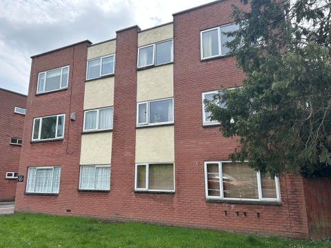 Downend Road, Downend BS16