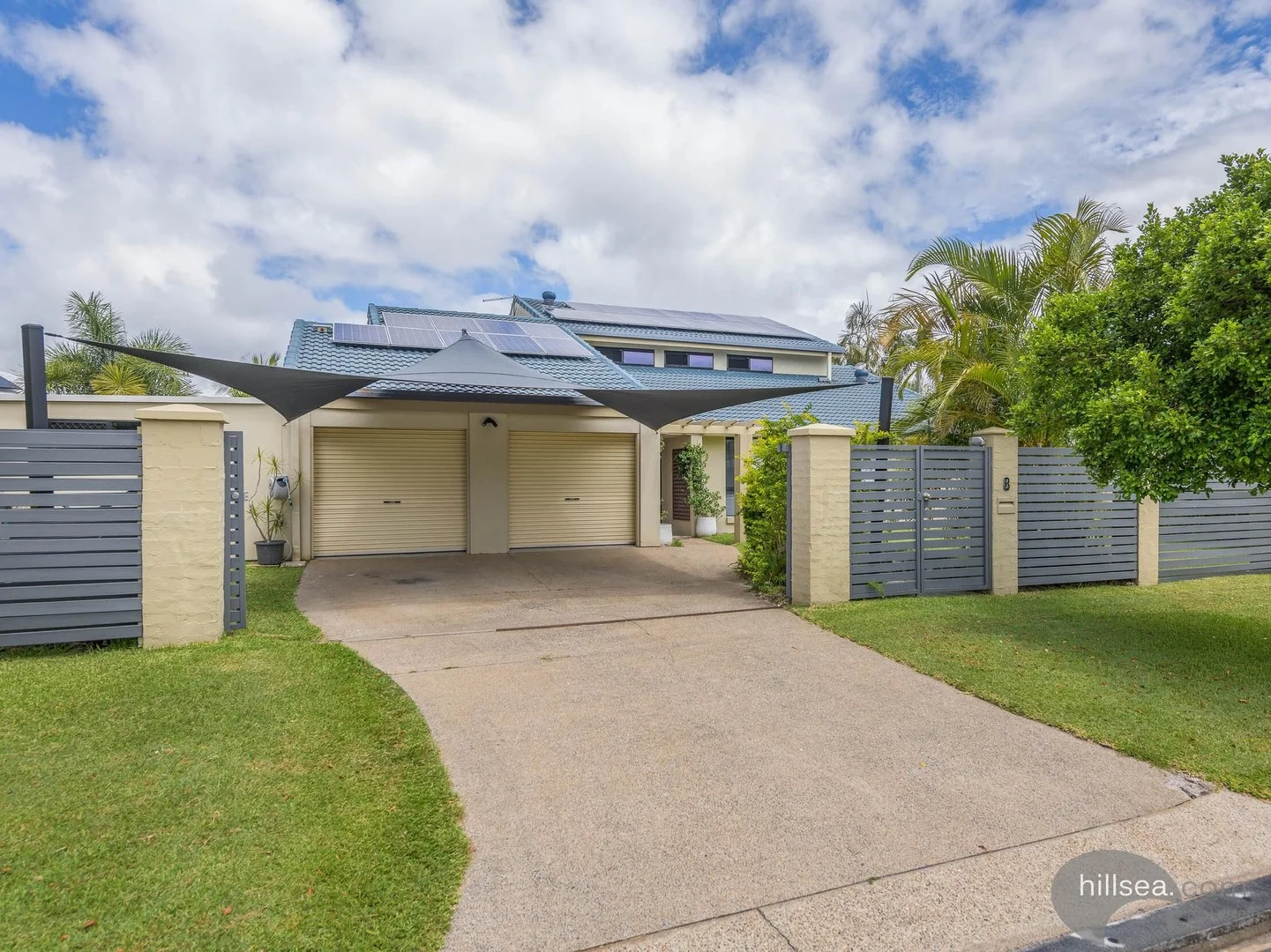 8 Namatjira Street, Paradise Point QLD 4216