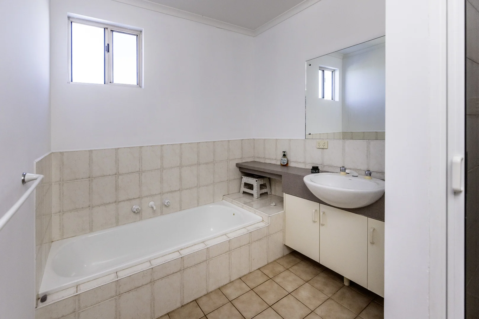 Additional image 13 of 3/2 Caterpillar Court, Desert Springs NT 0870